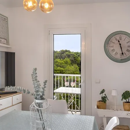 Flat Just 280 M From The Beach Daire *