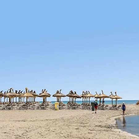 Flat Just 280 M From The Beach