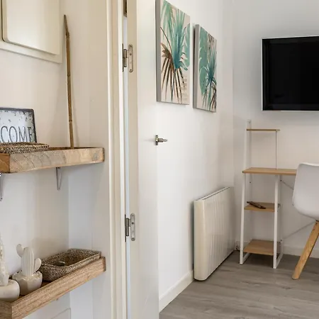Flat Just 280 M From The Beach Daire