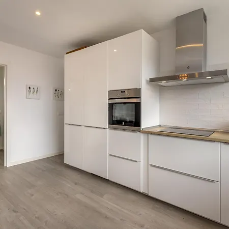 Flat Just 280 M From The Beach Daire *