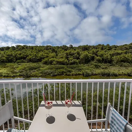 Flat Just 280 M From The Beach