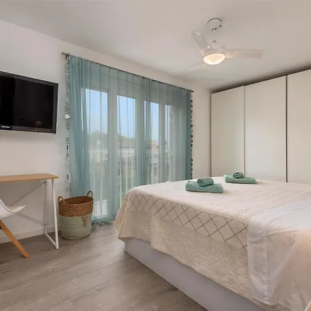 Flat Just 280 M From The Beach Lägenhet